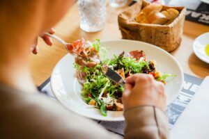 Delikatny makijaż dzienny – krok po kroku do naturalnego looku